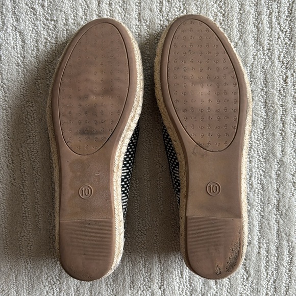 DV by Dolce Vita Woven Espadrilles - Picture 8 of 11